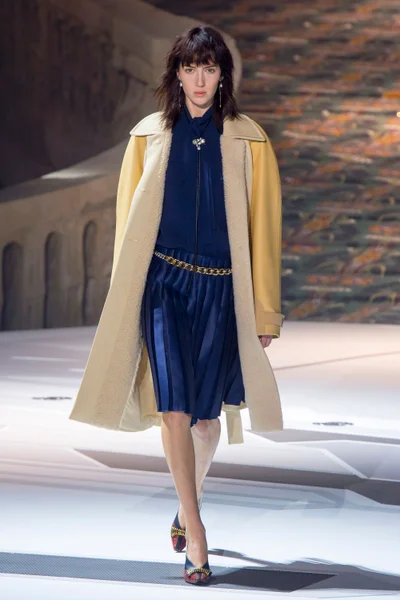 Look 23